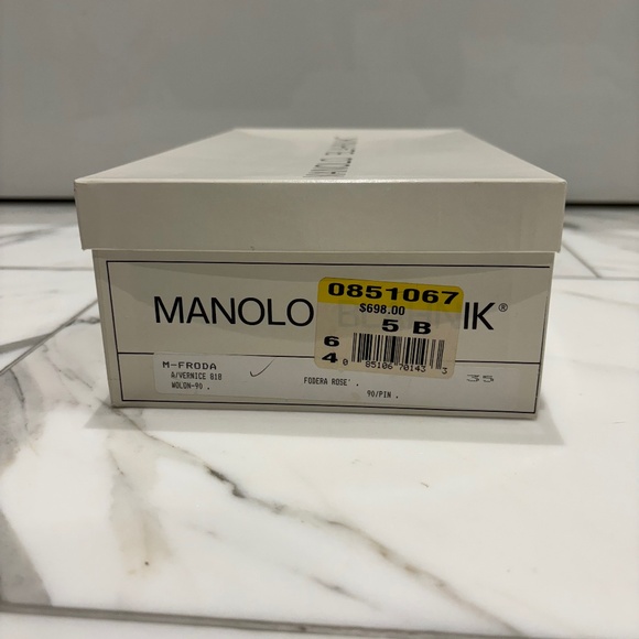 Manolo Blahnik Patent Leather Pumps Size EU 35 US 5B, 3 Inch Heels - Picture 12 of 12